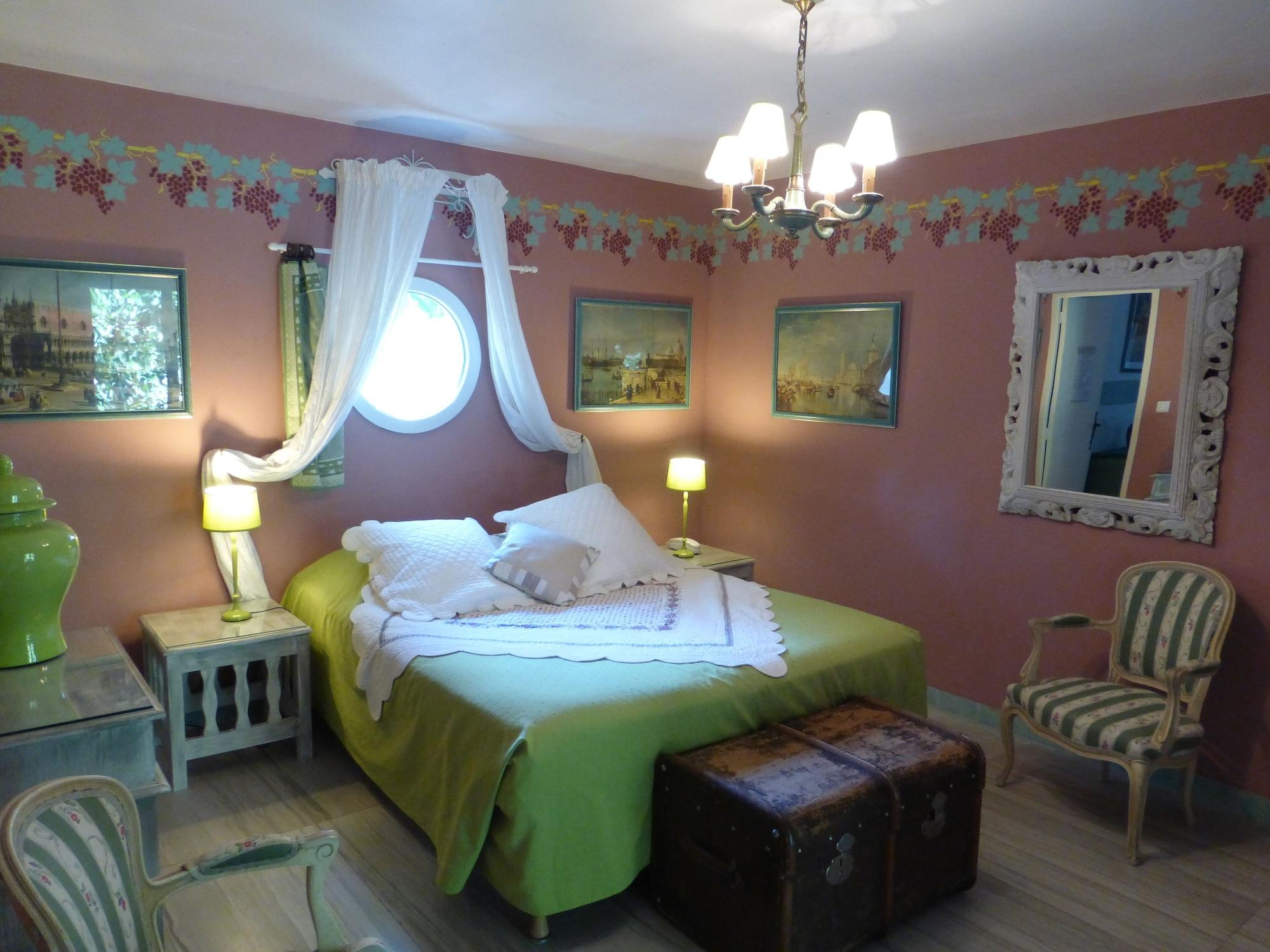 Mas De La Chapelle Hotel Arles Bagian luar foto